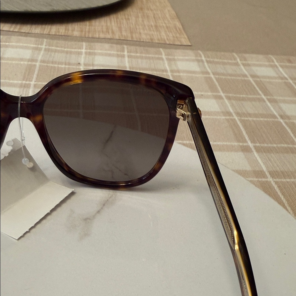 Gucci Brown Tortoise Sunglasses - Picture 9 of 14